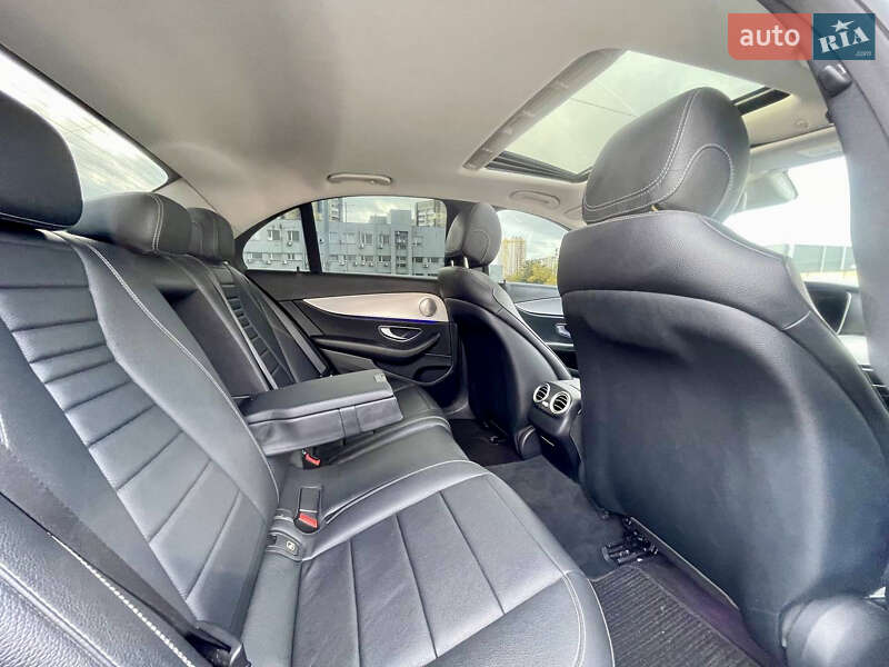 Седан Mercedes-Benz E-Class 2016 в Киеве