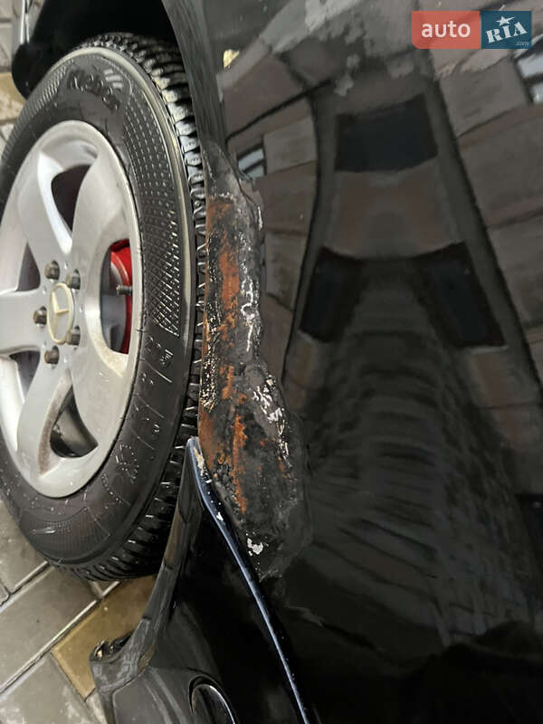 Седан Mercedes-Benz E-Class 2003 в Виннице