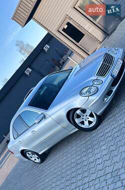 Седан Mercedes-Benz E-Class 2004 в Рокитному