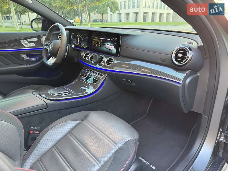 Седан Mercedes-Benz E-Class 2022 в Днепре