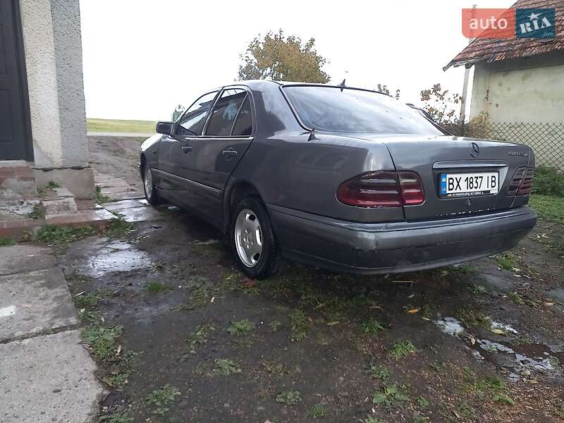 Седан Mercedes-Benz E-Class 1996 в Львове