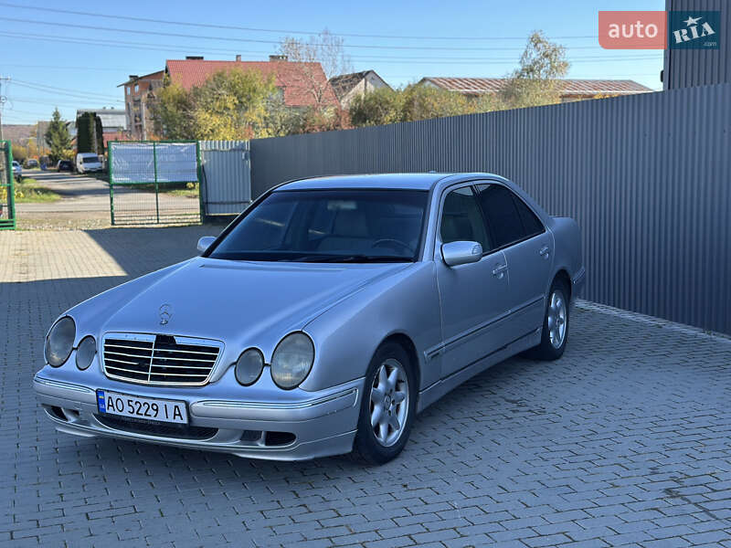 Седан Mercedes-Benz E-Class 2001 в Ужгороде