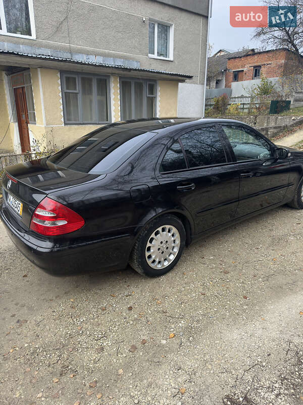 Седан Mercedes-Benz E-Class 2004 в Збараже