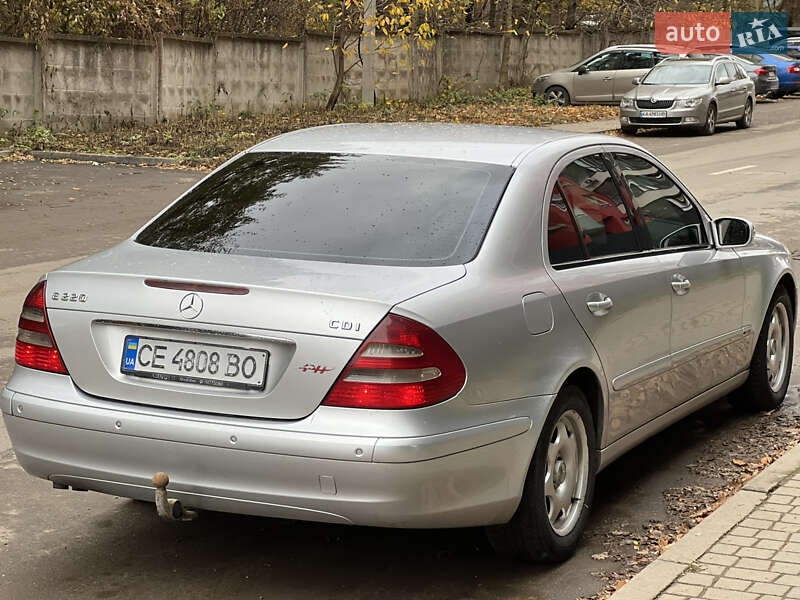 Седан Mercedes-Benz E-Class 2002 в Черновцах