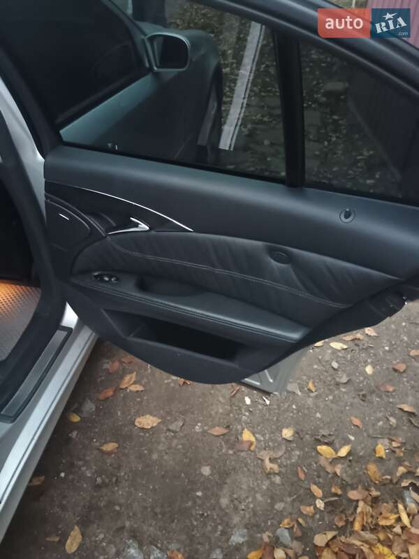 Седан Mercedes-Benz E-Class 2002 в Талалаевке фото 13 Седан Mercedes-Benz E-Class 2002 в Талалаевке