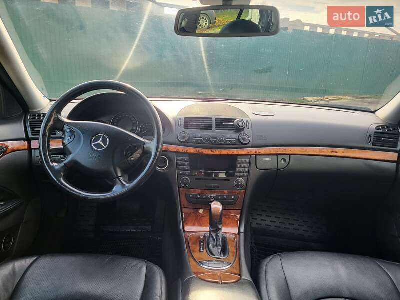 Седан Mercedes-Benz E-Class 2004 в Харькове