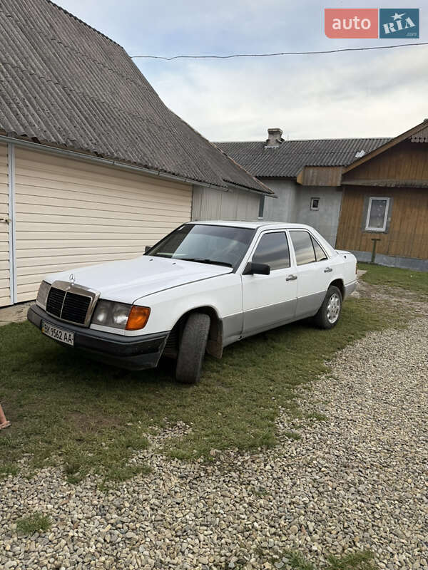 Седан Mercedes-Benz E-Class 1988 в Калуше фото Седан Mercedes-Benz E-Class 1988 в Калуше
