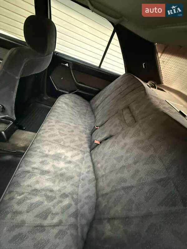 Седан Mercedes-Benz E-Class 1988 в Калуше фото 7 Седан Mercedes-Benz E-Class 1988 в Калуше