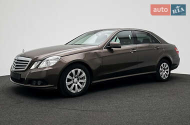 Седан Mercedes-Benz E-Class 2011 в Калуші