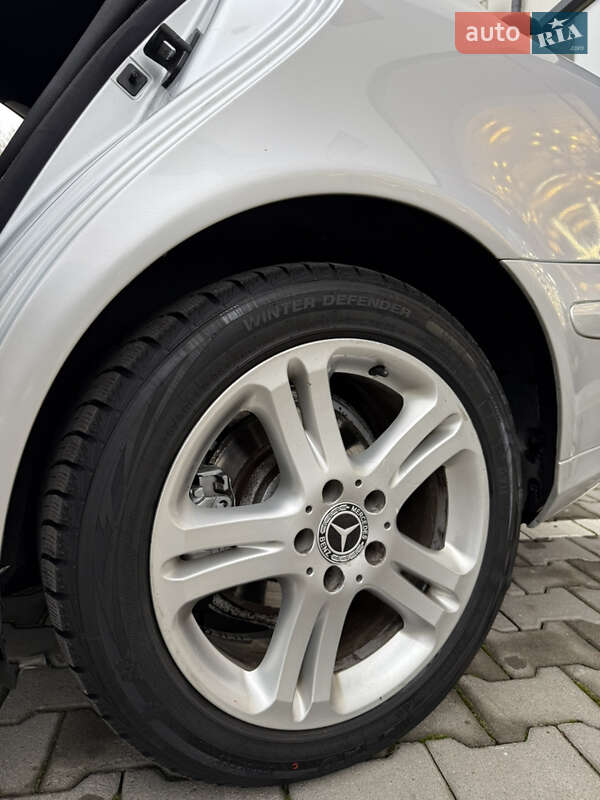 Седан Mercedes-Benz E-Class 2002 в Хмельницком