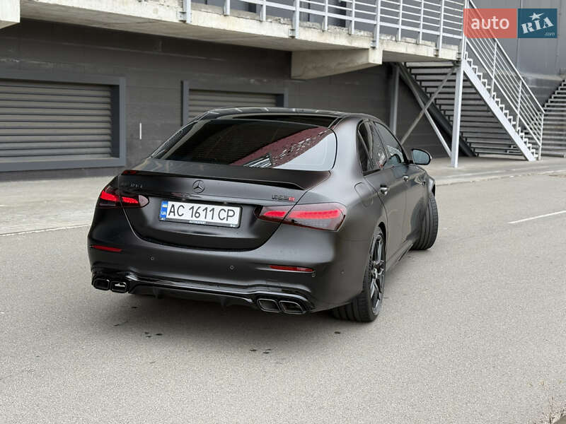 Седан Mercedes-Benz E-Class 2021 в Киеве