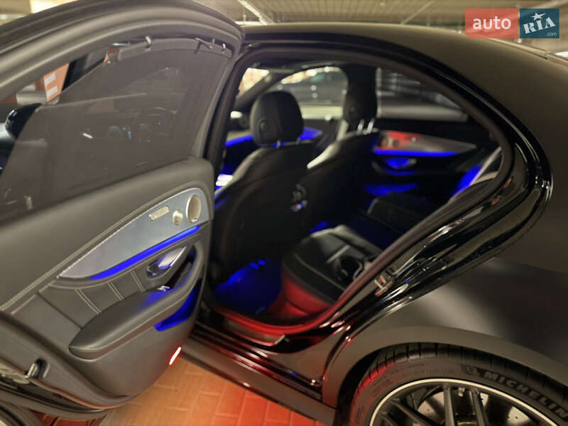 Седан Mercedes-Benz E-Class 2021 в Киеве