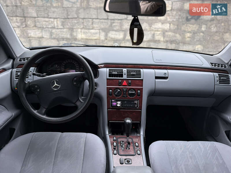 Седан Mercedes-Benz E-Class 2000 в Николаеве фото 17 Седан Mercedes-Benz E-Class 2000 в Николаеве