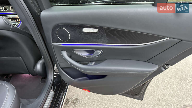 Седан Mercedes-Benz E-Class 2017 в Киеве фото 27 Седан Mercedes-Benz E-Class 2017 в Киеве