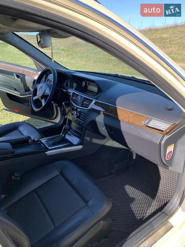 Универсал Mercedes-Benz E-Class 2010 в Тернополе