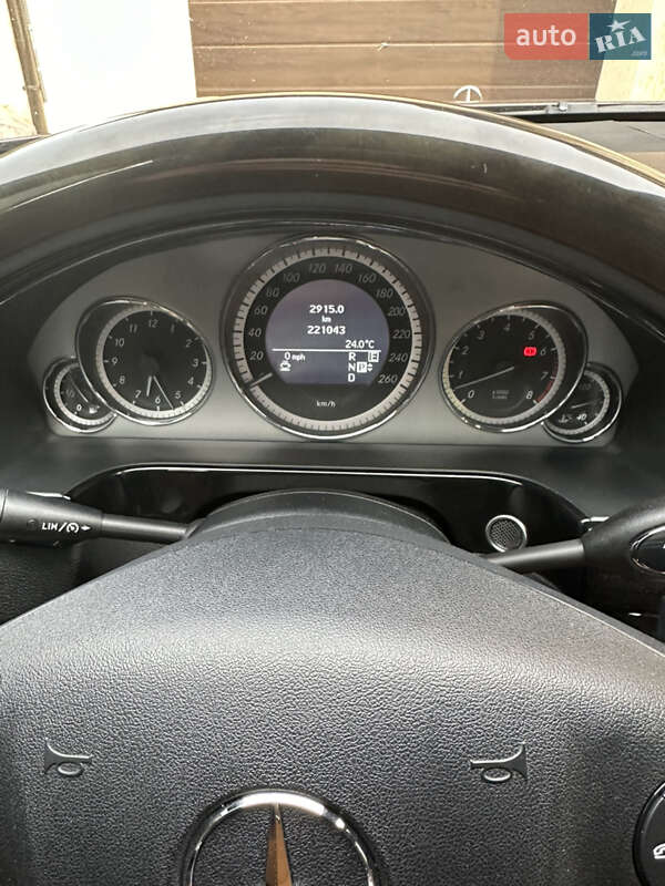 Седан Mercedes-Benz E-Class 2010 в Києві