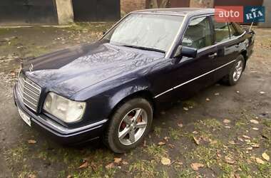 Седан Mercedes-Benz E-Class 1994 в Рівному