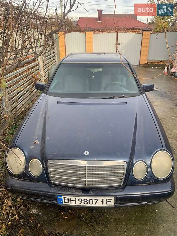 Седан Mercedes-Benz E-Class 1996 в Измаиле фото Седан Mercedes-Benz E-Class 1996 в Измаиле