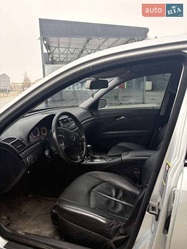 Седан Mercedes-Benz E-Class 2003 в Березному
