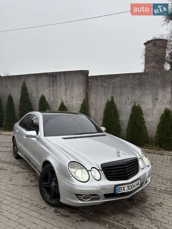 Седан Mercedes-Benz E-Class 2003 в Березному