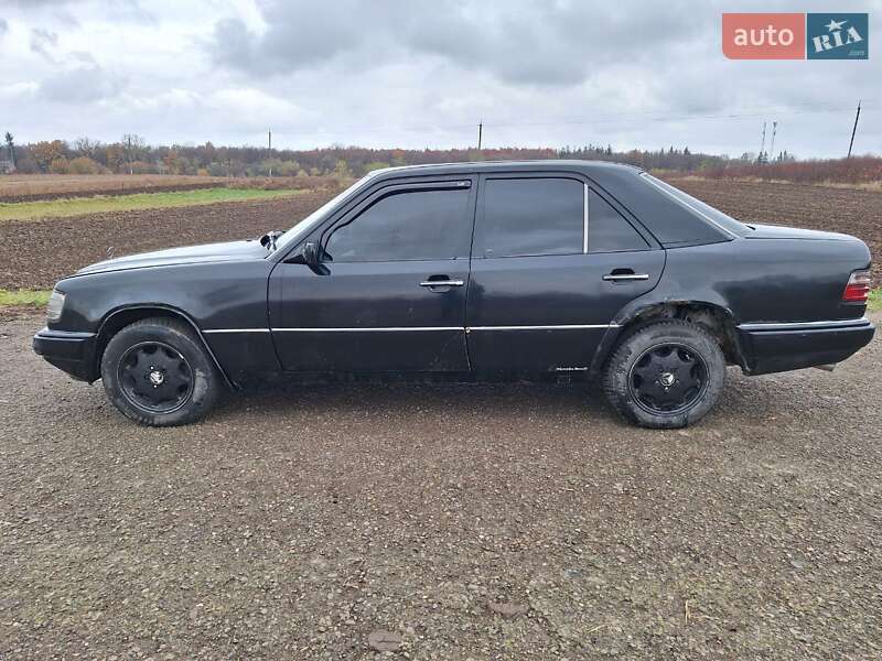 Седан Mercedes-Benz E-Class 1993 в Кицмани фото 8 Седан Mercedes-Benz E-Class 1993 в Кицмани