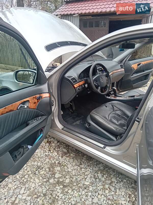 Седан Mercedes-Benz E-Class 2003 в Сторожинце фото 11 Седан Mercedes-Benz E-Class 2003 в Сторожинце