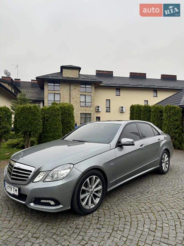 Седан Mercedes-Benz E-Class 2010 в Жовкві фото 5 Седан Mercedes-Benz E-Class 2010 в Жовкві