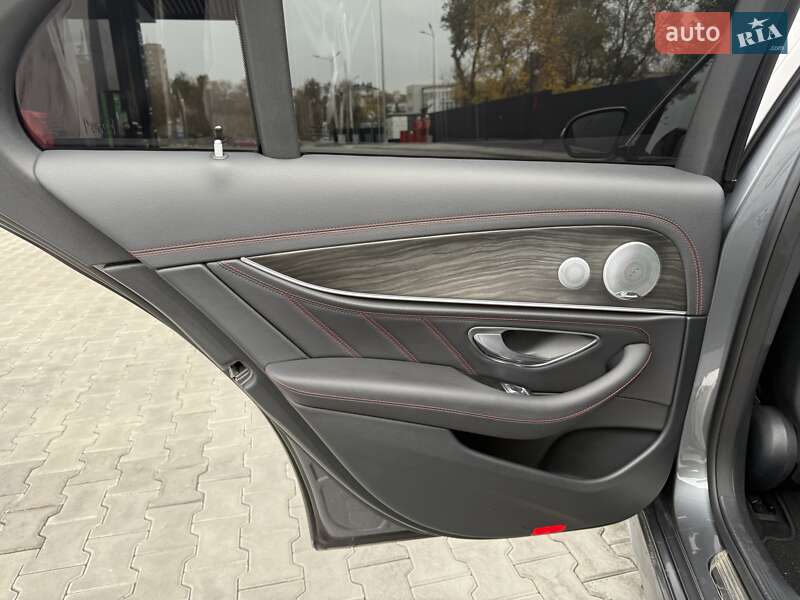 Седан Mercedes-Benz E-Class 2018 в Днепре