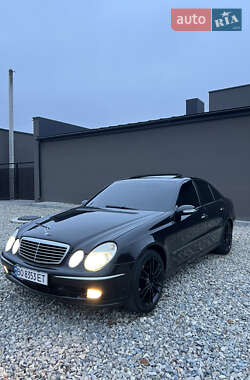 Седан Mercedes-Benz E-Class 2002 в Косове