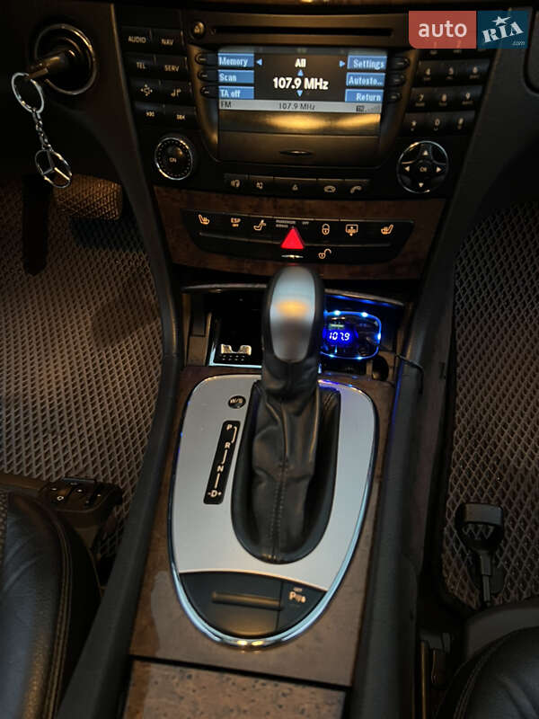 Седан Mercedes-Benz E-Class 2002 в Косові