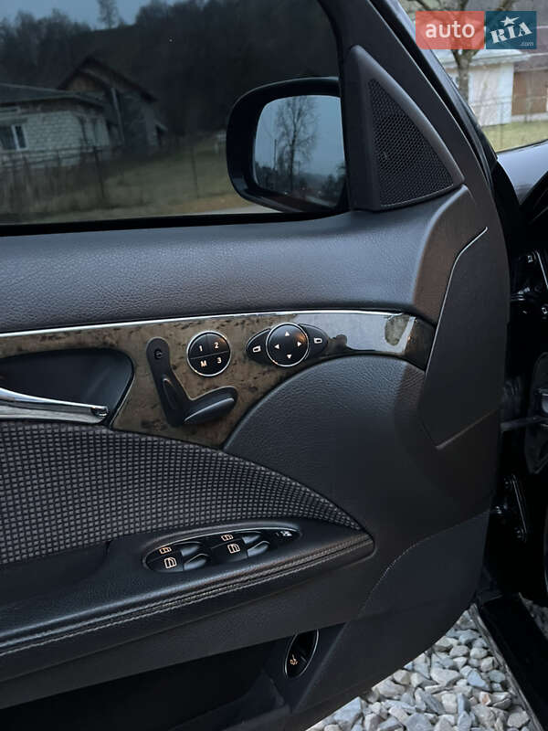 Седан Mercedes-Benz E-Class 2002 в Косові