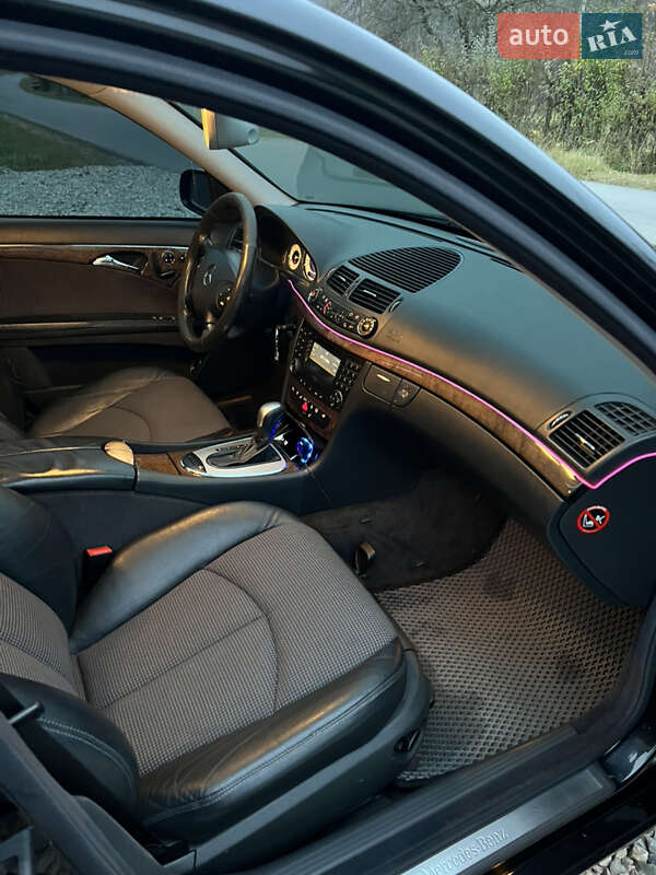Седан Mercedes-Benz E-Class 2002 в Косові