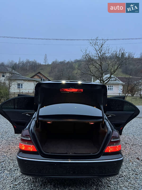 Седан Mercedes-Benz E-Class 2002 в Косові