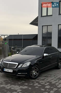 Седан Mercedes-Benz E-Class 2011 в Виноградові