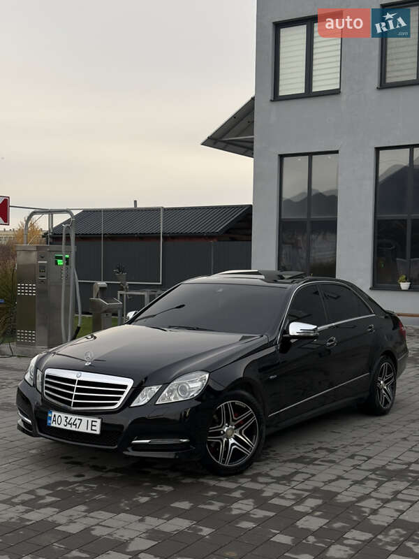 Седан Mercedes-Benz E-Class 2011 в Виноградові фото Седан Mercedes-Benz E-Class 2011 в Виноградові