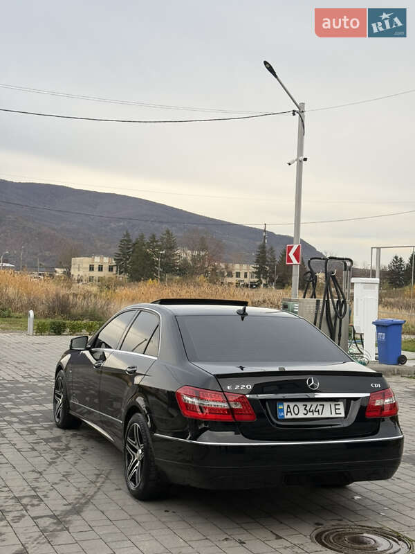 Седан Mercedes-Benz E-Class 2011 в Виноградові фото 6 Седан Mercedes-Benz E-Class 2011 в Виноградові