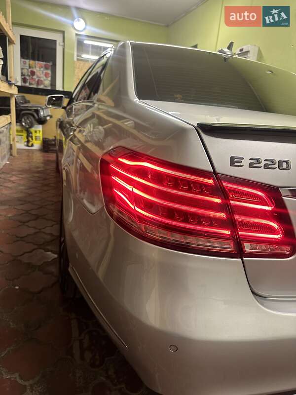 Седан Mercedes-Benz E-Class 2015 в Киеве