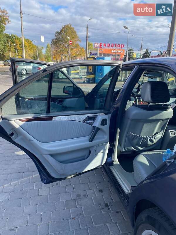 Седан Mercedes-Benz E-Class 1995 в Харькове