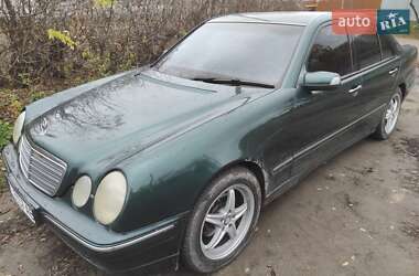 Седан Mercedes-Benz E-Class 2000 в Тетієві