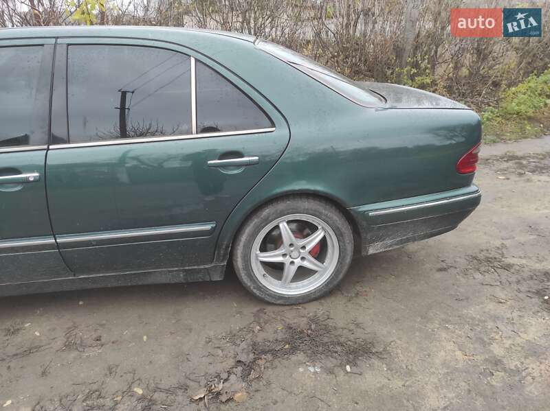 Седан Mercedes-Benz E-Class 2000 в Тетиеве