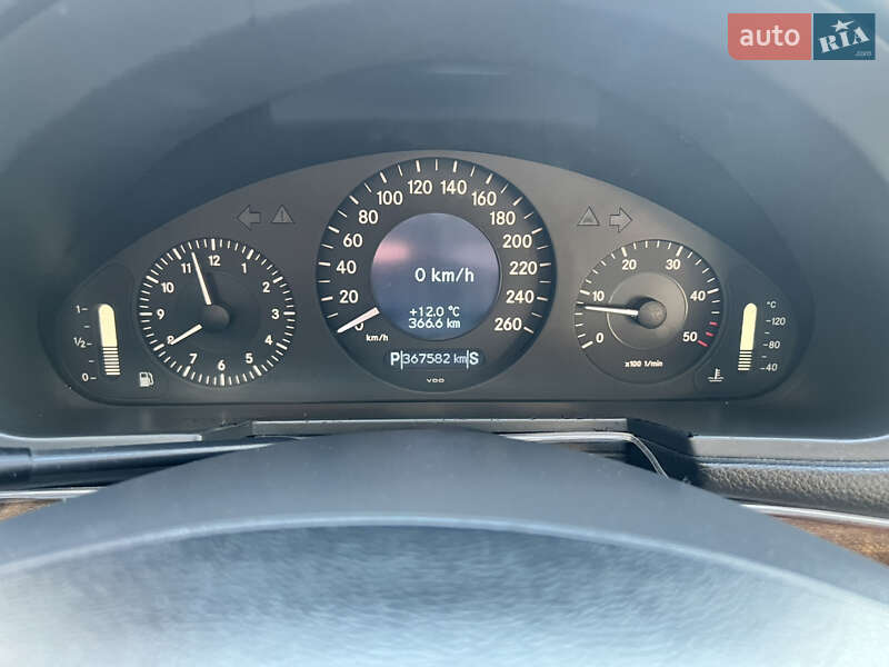 Седан Mercedes-Benz E-Class 2003 в Львове