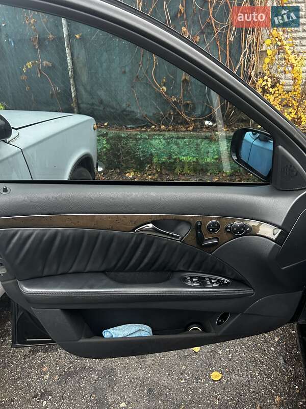 Седан Mercedes-Benz E-Class 2003 в Запорожье