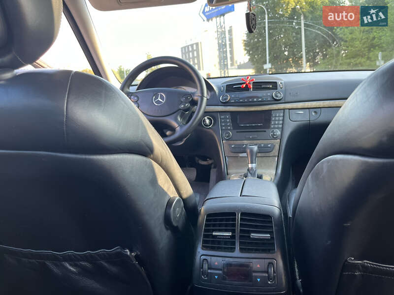 Седан Mercedes-Benz E-Class 2007 в Львове