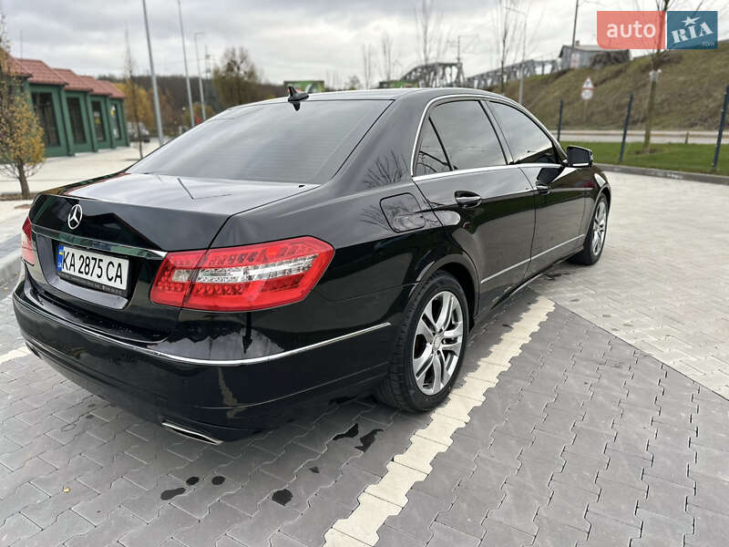 Седан Mercedes-Benz E-Class 2012 в Києві