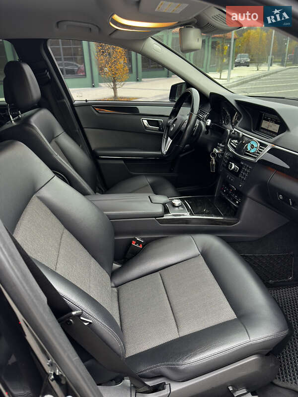 Седан Mercedes-Benz E-Class 2012 в Києві