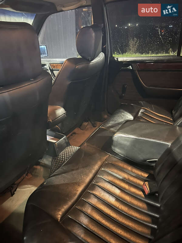 Седан Mercedes-Benz E-Class 1988 в Дмитрівці фото 11 Седан Mercedes-Benz E-Class 1988 в Дмитрівці