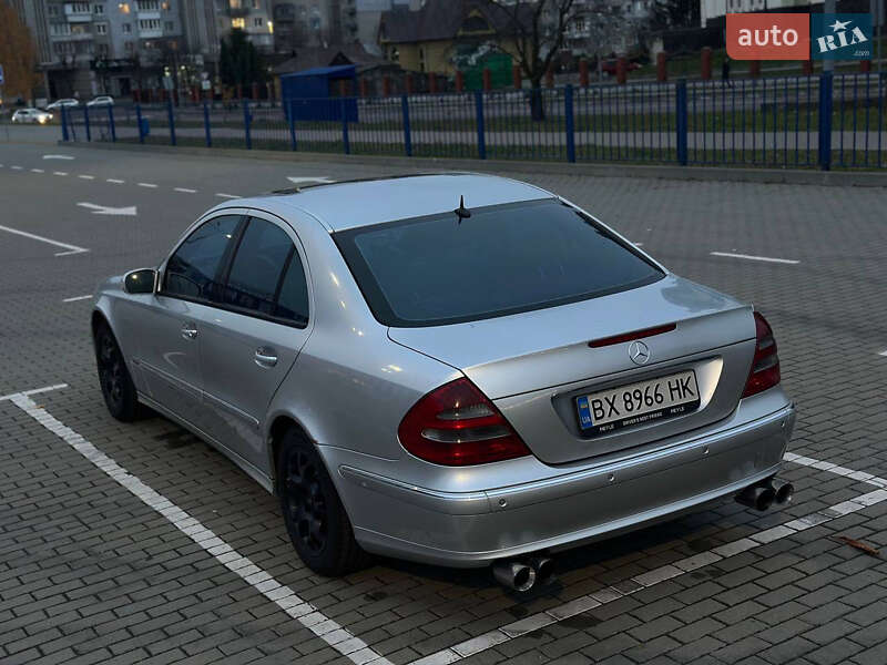 Седан Mercedes-Benz E-Class 2004 в Дніпрі