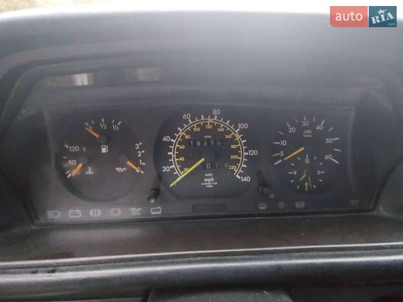 Седан Mercedes-Benz E-Class 1986 в Хмельницькому