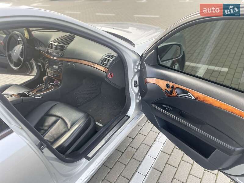 Седан Mercedes-Benz E-Class 2003 в Нововолынске фото 2 Седан Mercedes-Benz E-Class 2003 в Нововолынске