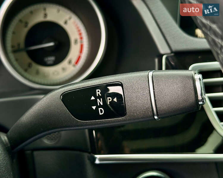 Седан Mercedes-Benz E-Class 2014 в Киеве
